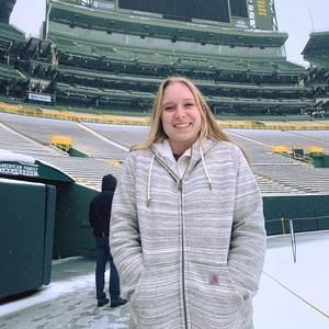 Meet your Posher, Elizabeth